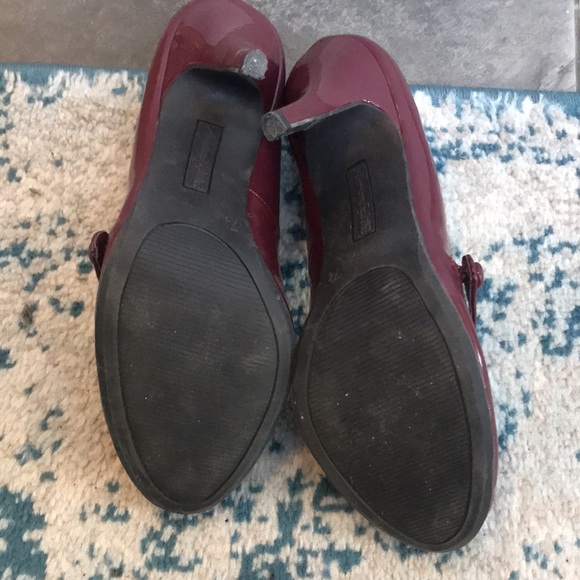 American Eagle Burgundy Heels 👠 7.5 - Picture 5 of 8
